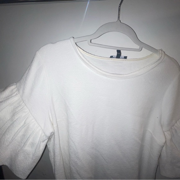 white blouse - Picture 2 of 3